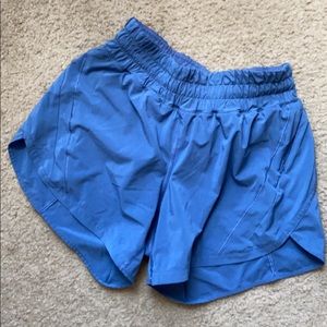 Lululemon Track That Short 5”. Size 6!